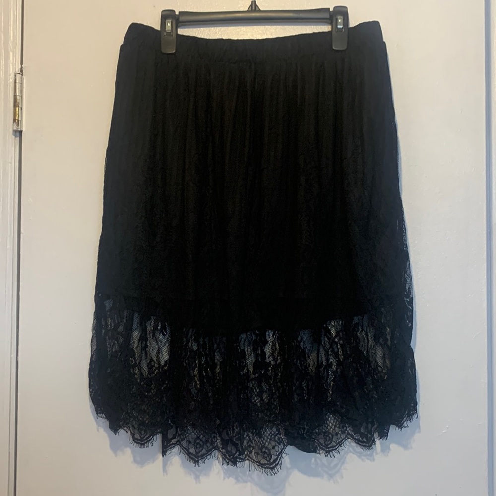 💖5/$20💖 Lovesick lace skirt. Size 1.